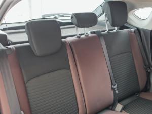 Toyota Starlet Cross 1.5 XS manual - Image 12