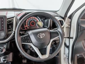 Toyota Vitz 1.0 XR manual - Image 8