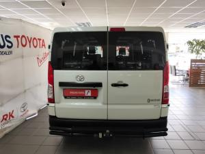 Toyota Quantum 2.8 LWB panel van manual - Image 5