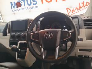 Toyota Quantum 2.8 LWB panel van manual - Image 8