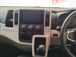 Toyota Quantum 2.8 LWB panel van manual - Image 14