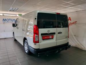 Toyota Quantum 2.8 LWB panel van manual - Image 20