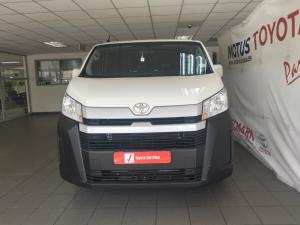 Toyota Quantum 2.8 LWB panel van manual - Image 4