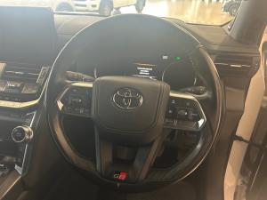 Toyota Land Cruiser 300 3.3D GR-Sport - Image 8