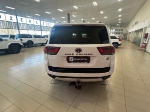 Toyota Land Cruiser 300 3.3D GR-Sport - Image 5