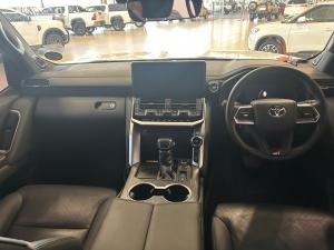 Toyota Land Cruiser 300 3.3D GR-Sport - Image 6