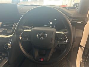Toyota Land Cruiser 300 3.3D GR-Sport - Image 8