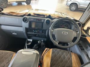 Toyota Land Cruiser 79 4.5D-4D V8 double cab LX - Image 6