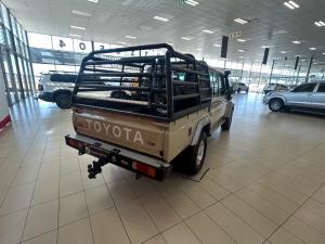 Toyota Land Cruiser 79 4.5D-4D V8 double cab LX - Image 2