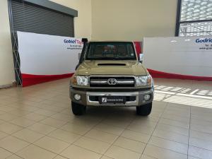 Toyota Land Cruiser 79 4.5D-4D V8 double cab LX - Image 4