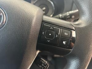 Toyota Hilux 2.4GD-6 double cab 4x4 Raider manual - Image 10