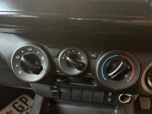 Toyota Hilux 2.4GD-6 double cab 4x4 Raider manual - Image 14
