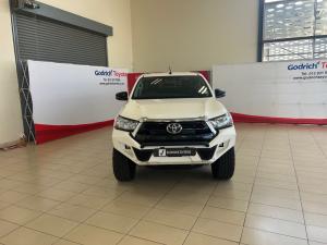 Toyota Hilux 2.4GD-6 double cab 4x4 Raider manual - Image 4