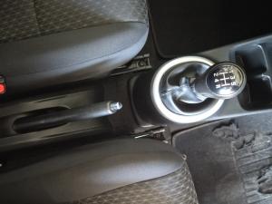 Toyota Vitz 1.0 XR manual - Image 11