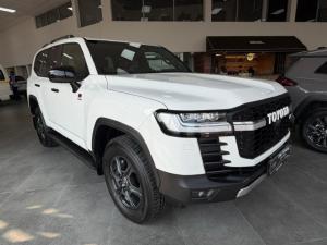 Toyota Land Cruiser 300 3.5T HEV ZX - Image 1