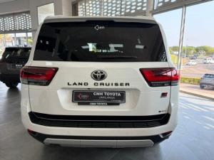 Toyota Land Cruiser 300 3.5T HEV ZX - Image 4