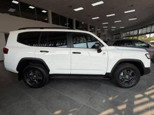 Toyota Land Cruiser 300 3.5T HEV ZX - Image 5