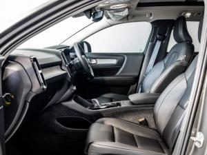 Volvo XC40 B3 Plus Dark - Image 12