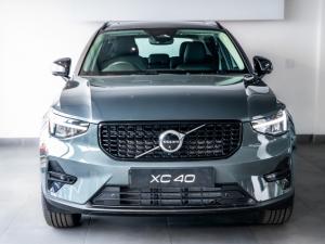 Volvo XC40 B3 Plus Dark - Image 3