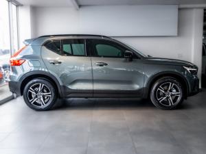 Volvo XC40 B3 Plus Dark - Image 4