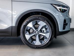 Volvo XC40 B3 Plus Dark - Image 10