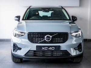 Volvo XC40 B3 Plus Dark - Image 3