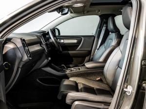 Volvo XC40 B3 Essential - Image 11