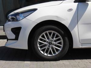 Kia Rio hatch 1.2 LS - Image 5