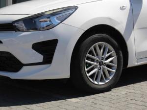 Kia Rio hatch 1.2 LS - Image 6