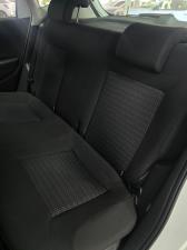 Volkswagen Polo Vivo hatch 1.4 Trendline - Image 7