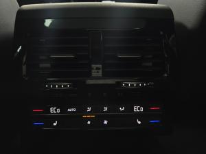 Volkswagen Touareg V6 TDI R-Line Final Edition - Image 11