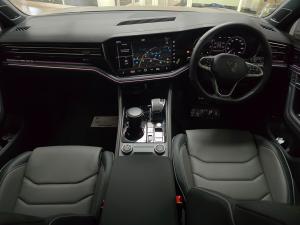 Volkswagen Touareg V6 TDI R-Line Final Edition - Image 14