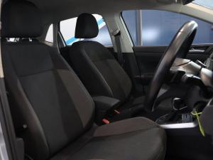 Volkswagen Polo hatch 1.0TSI Life auto - Image 10