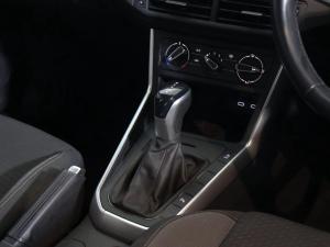 Volkswagen Polo hatch 1.0TSI Life auto - Image 12