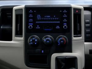 Toyota Quantum 2.8 LWB panel van - Image 16