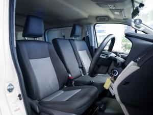 Toyota Quantum 2.8 LWB panel van - Image 9
