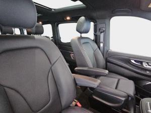 Mercedes-Benz V250d Avantgarde AMG automatic - Image 13