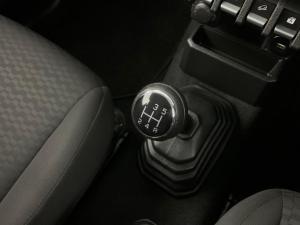 Suzuki Jimny 1.5 GLX - Image 10