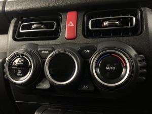 Suzuki Jimny 1.5 GLX - Image 12