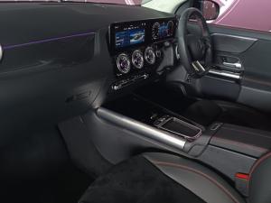 Mercedes-Benz GLA GLA200 Progressive - Image 11