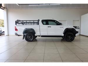 Toyota Hilux 2.8GD-6 Xtra cab 4x4 Legend auto - Image 3