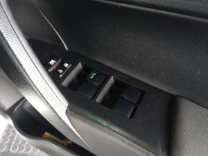 Toyota Corolla Quest 1.8 Plus manual - Image 11