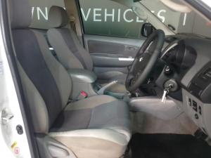 Toyota Hilux 3.0D-4D double cab Raider - Image 10
