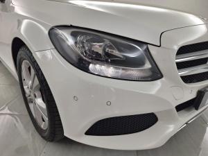 Mercedes-Benz C-Class C180 - Image 2
