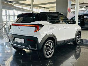 Mahindra XUV 3XO 1.2T AX7L - Image 2