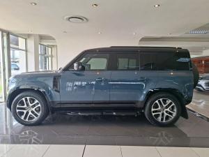 Land Rover Defender 110 D350 X-Dynamic HSE - Image 14