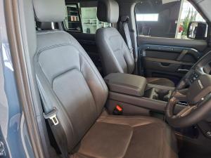 Land Rover Defender 110 D350 X-Dynamic HSE - Image 22