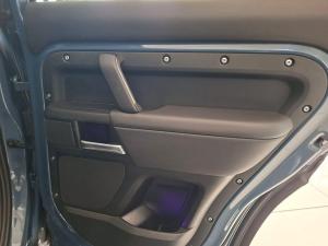 Land Rover Defender 110 D350 X-Dynamic HSE - Image 26