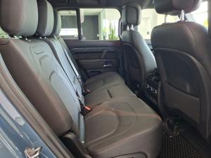 Land Rover Defender 110 D350 X-Dynamic HSE - Image 27