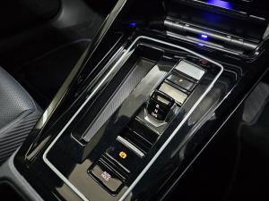 Volkswagen Golf R - Image 11